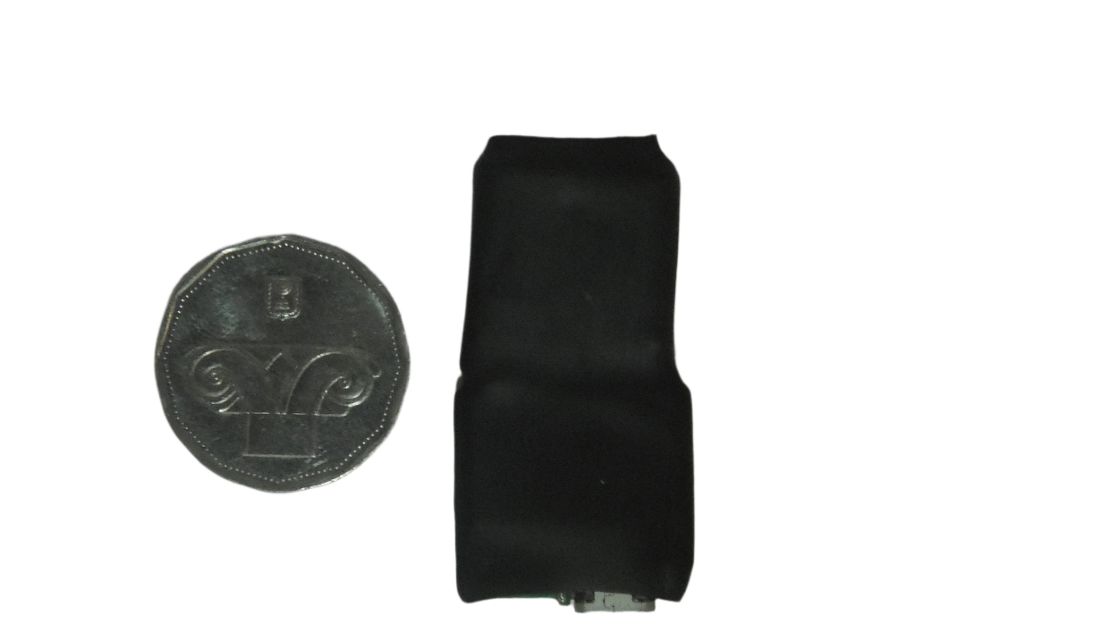 מכשיר הקלטה קטן ודק במיוחד לשימוש יום יומי